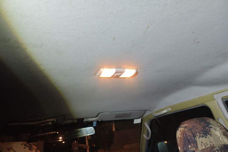 Used Leopaard Q6 2014 2.4L Two-Wheel Drive Version
