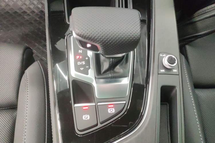 Used Audi A4L 2024 40 TFSI Luxury Dynamic Edition
