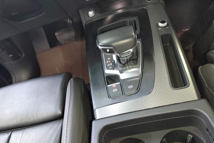 Used Audi Q5L 2022 40T Fashionable and Dynamic Model