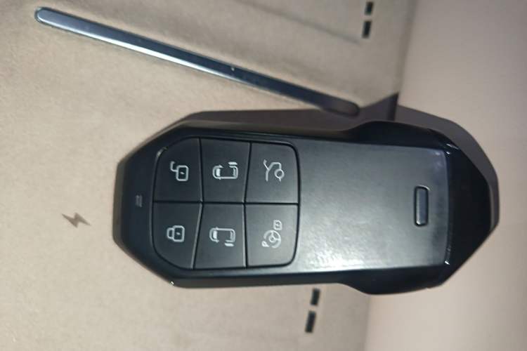 Used XPeng X9 2025 740 Ultra-Long Range Max