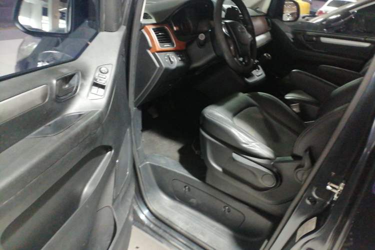 Used SAIC MAXUS G10 2016 1.9T Manual Elite Edition Diesel China V Standard