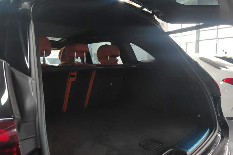 Used Mercedes-Benz GLC 2023 GLC 300 L 4MATIC Dynamic Edition 5-seater