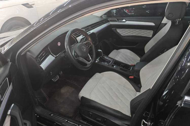 Used Volkswagen Magotan 2023 2 Million Units Commemorative Edition 330TSI DSG Luxury Version
