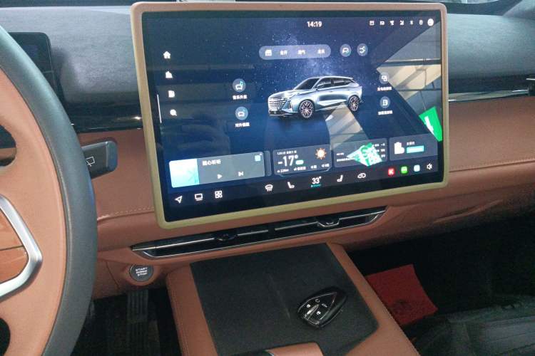 Used Changan UNI-Z New Energy 2024 Blue Whale Smart Electric iDD 125km Beyond Edition
