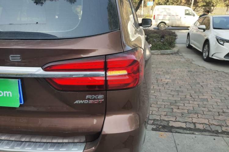 Used Roewe RX8 2018 30T Smart Connectivity All-Wheel Drive Supreme Edition
