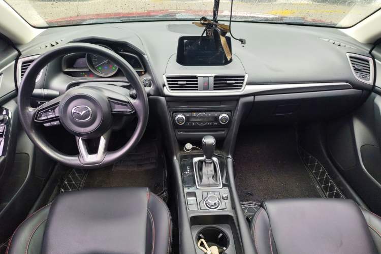Used Mazda Mazda 3 Axela 2019 Cloud-Controlled Sedan 1.5L Automatic Luxury Model China VI Standard
