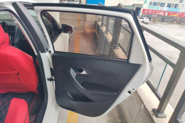 Used Volkswagen Polo 2013 1.4L Automatic Comfort Edition
