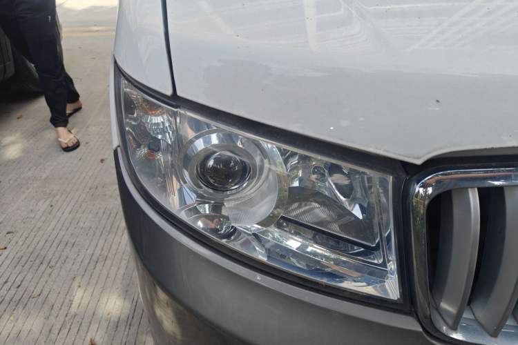 Used Jinbei New Hiace S 2021 1.5L Business-Class Central Air-Conditioned Coach China VI Standard SWC15M