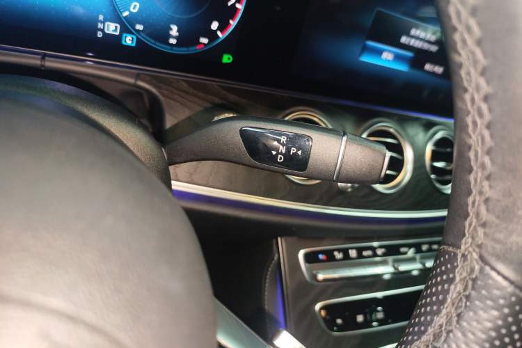 Used Mercedes-Benz E-Class 2021 Restyled E 260 Luxury Sports Edition
