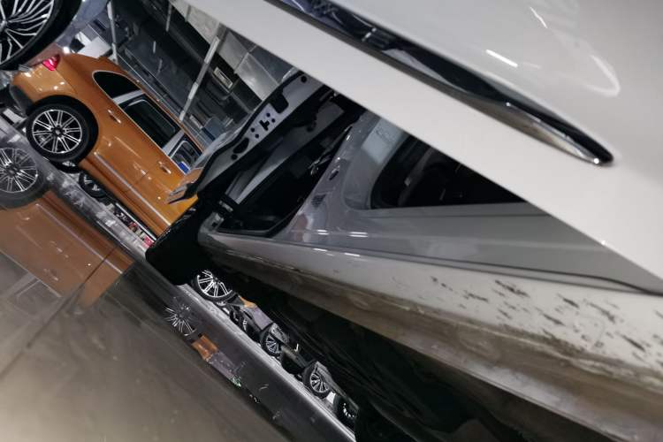 Used Roewe iMAX8 2021 400TGI Supreme Series Lu Zun Edition
