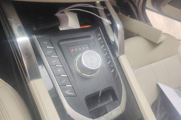 Used Zotye T700 2017 1.8T Dual-Clutch Luxury Model
