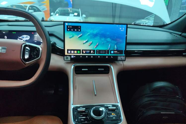 Used  L6 2025 EM-i 140km Explorer+ Edition
