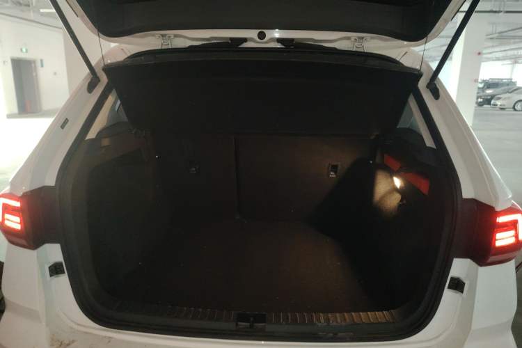 Used Volkswagen Tharu 2020 Facelift 330TSI Four-Wheel Drive Luxury PLUS Version China VI Standard
