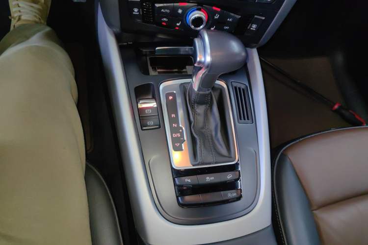 Used Audi Q5 2017 Plus 40 TFSI Ambition Model