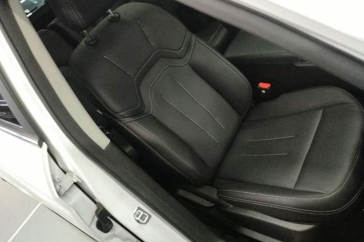 Used JETOUR X70S 2023 1.5T DCT Glory Edition 7-Seater