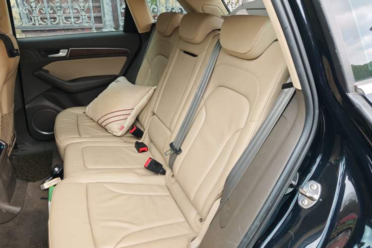 Used Audi Q5 2015 40 TFSI Comfort Model
