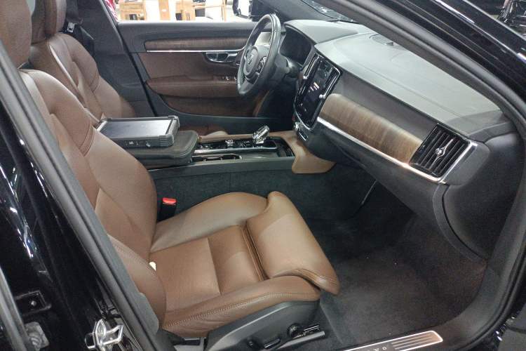 Used Volvo S90 2022 B5 Zhiyuan Luxury Edition
