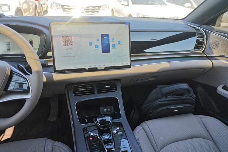 Used BYD Han 2025 EV Intelligent Driving Edition 701KM LiDAR Flagship Model
