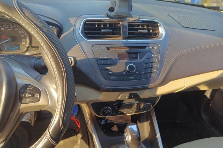 Used Ford Escort 2015 1.5L Automatic Fashion Model
