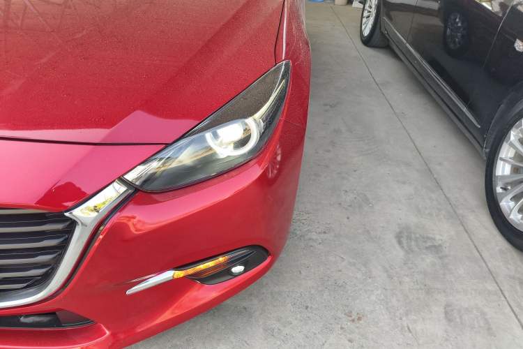 Used Mazda Mazda 3 Axela 2019 Cloud-Controlled Sedan 1.5L Automatic Luxury Model China VI Standard
