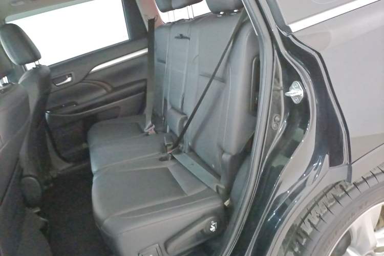 Used Toyota Highlander 2018 2.0T Four-Wheel Drive Prestige Version 7 Seats China VI Standard
