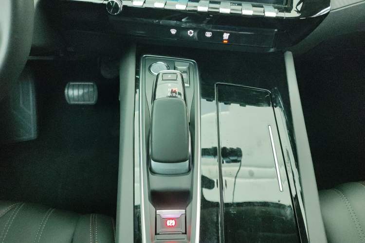 Used Peugeot 508L New Energy 2021 1.6T Plug-in Hybrid Tech Edition
