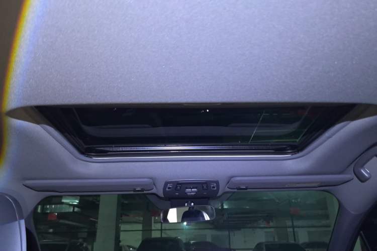 Used Toyota Granvia 2026 Model 2.5L Hybrid Comfort Edition