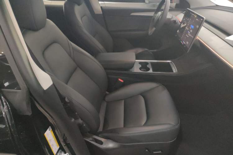 Used Tesla Model Y 2023 Rear-Wheel-Drive Version
