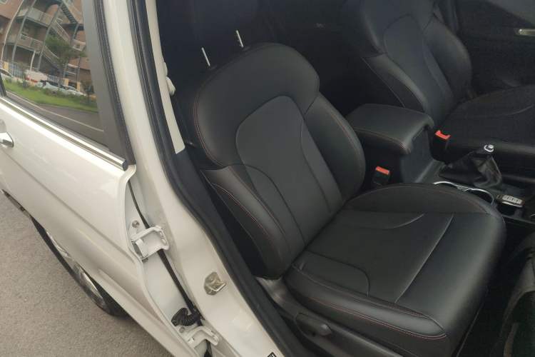 Used Haval M6 2019 1.5T Manual Two-Wheel Drive Elite Version China VI Standard
