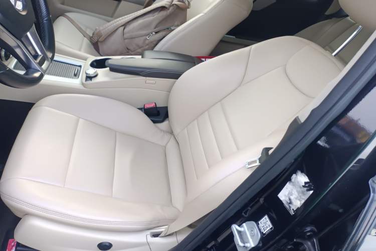 Used Mercedes-Benz GLK-Class 2015 GLK 260 4MATIC Dynamic Edition Ultimate Version
