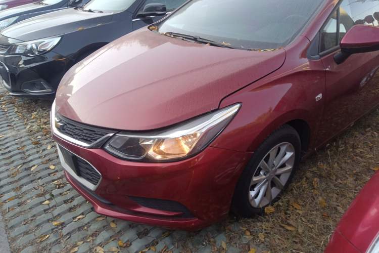 Used Chevrolet Cruze 2018 320 Automatic Pioneer Sunroof Edition
