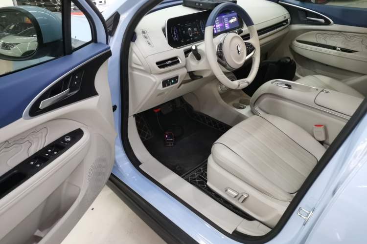 Used ORA Good Cat 2023 401 km Standard Range Luxury Version Lithium Iron Phosphate
