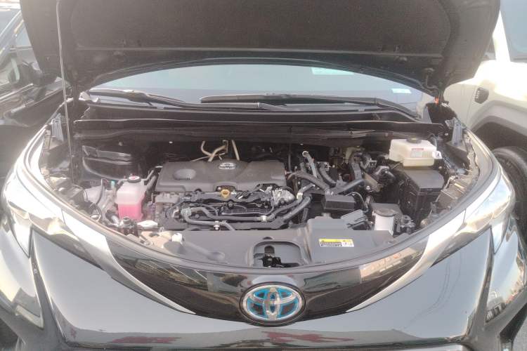 Used Toyota Granvia 2022 2.5L Hybrid Premium Edition
