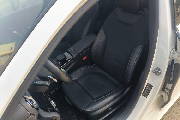 Used Mercedes-Benz A-Class 2021 A 200 L Sport Sedan Fashion Model
