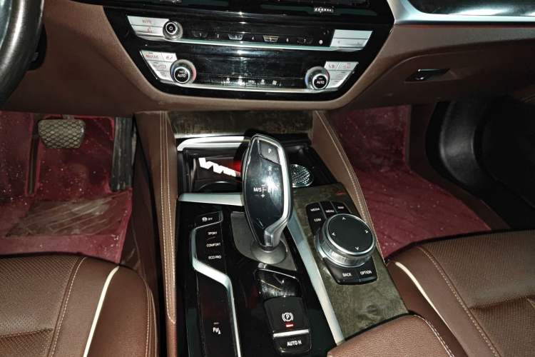 Used BMW 5 Series 2022 Second Facelift 525Li M Sport Package