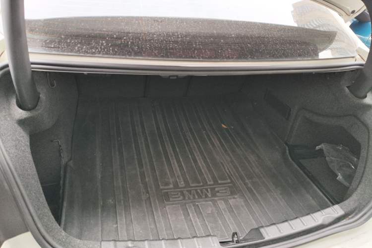 Used BMW 3 Series 2016 320Li Ambition Model
