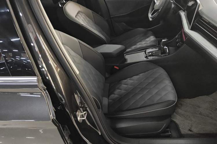 Used Volkswagen Sagitar 2025 Revised Version Three 300TSI DSG Excellence Edition