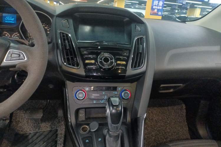 Used Ford Focus 2017 Sedan EcoBoost 125 Automatic Supreme Style SmartDrive Edition
