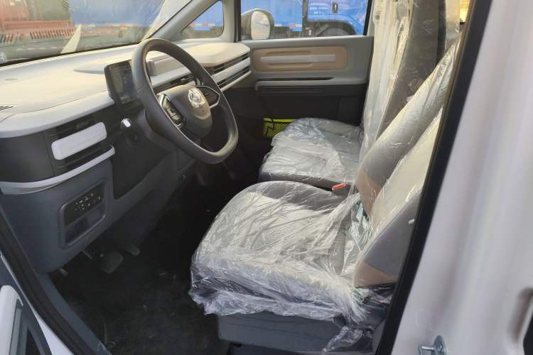 Used SAIC MAXUS Dana V1 
