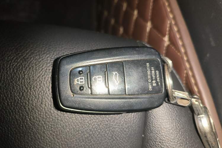 Used Toyota Camry 2021 2.0G Luxury Edition
