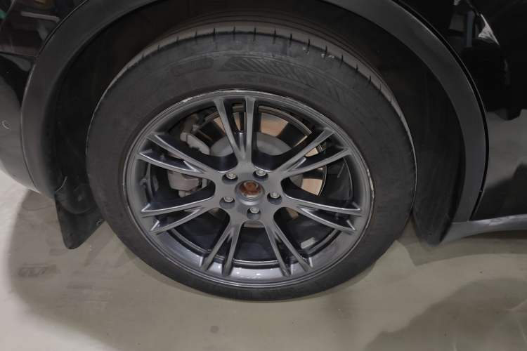 Used Tesla Model Y 2023 Rear-Wheel-Drive Version
