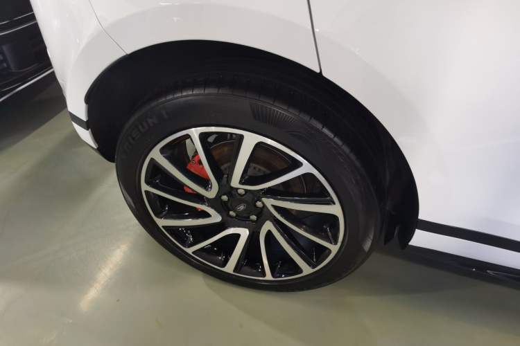 Used Land Rover Range Rover Evoque 2021 Range Rover Velar L 249PS R-Dynamic First Edition
