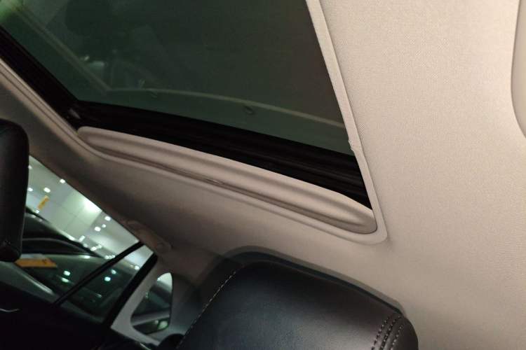 Used Toyota RAV4 2022 Dual-Engine 2.5L E-CVT Two-Wheel Drive Elite Edition
