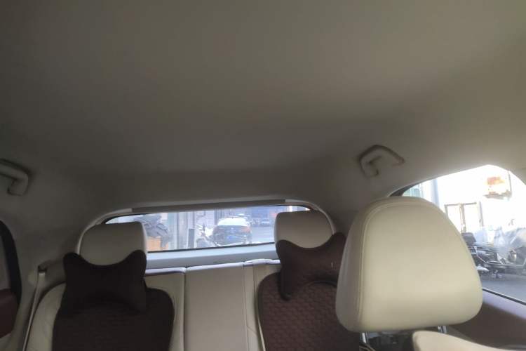 Used ORA Good Cat 2022 400km Standard Range Luxury Version Lithium Iron Phosphate