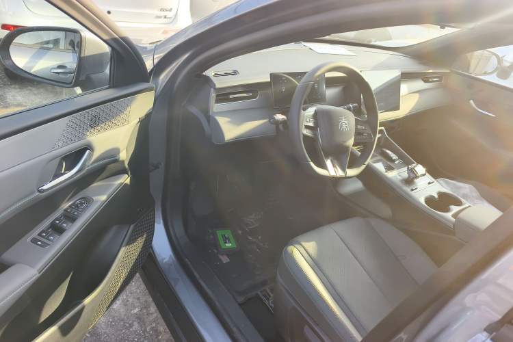 Used BYD Qin PLUS 2025 DM-i Smart Drive 55KM Leading Model
