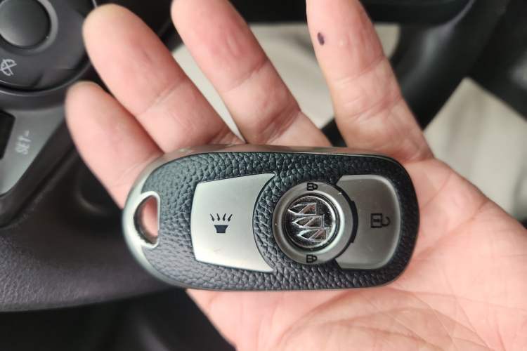 Used Buick Envision 2015 20T Two-Wheel-Drive Leading Model
