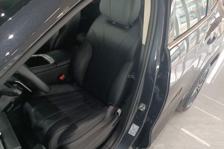 Used EXEED Lingyun 2025 300T Two-Wheel Drive Starry Edition