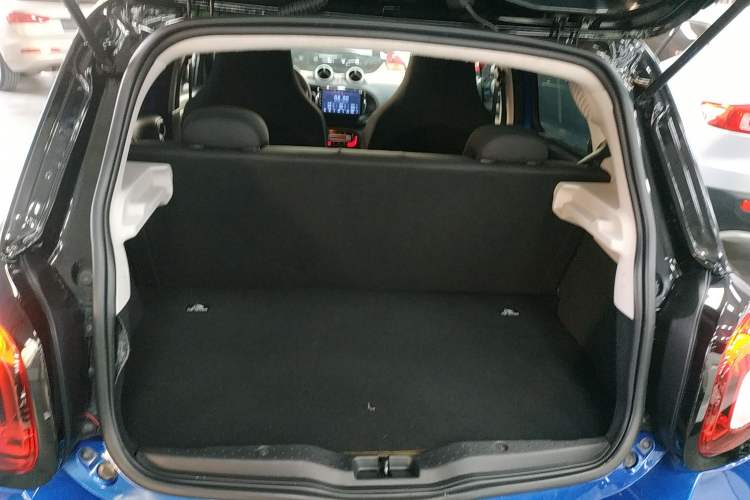 Used smart forfour 2016 1.0L 52 kW Dynamic Edition