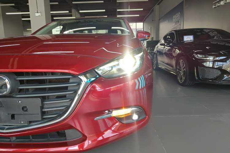 Used Mazda Mazda 3 Axela 2017 Sedan 1.5L Automatic Luxury Model Emission Standard China V
