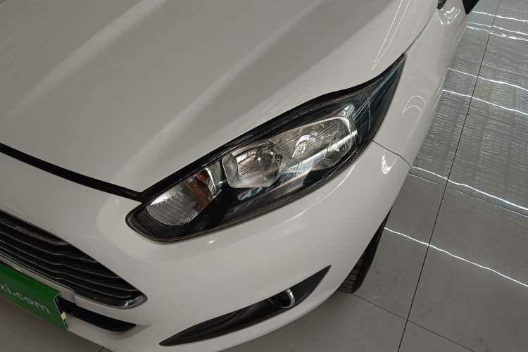 Used Ford Fiesta 2013 Hatchback 1.5L Automatic Fashion Edition
